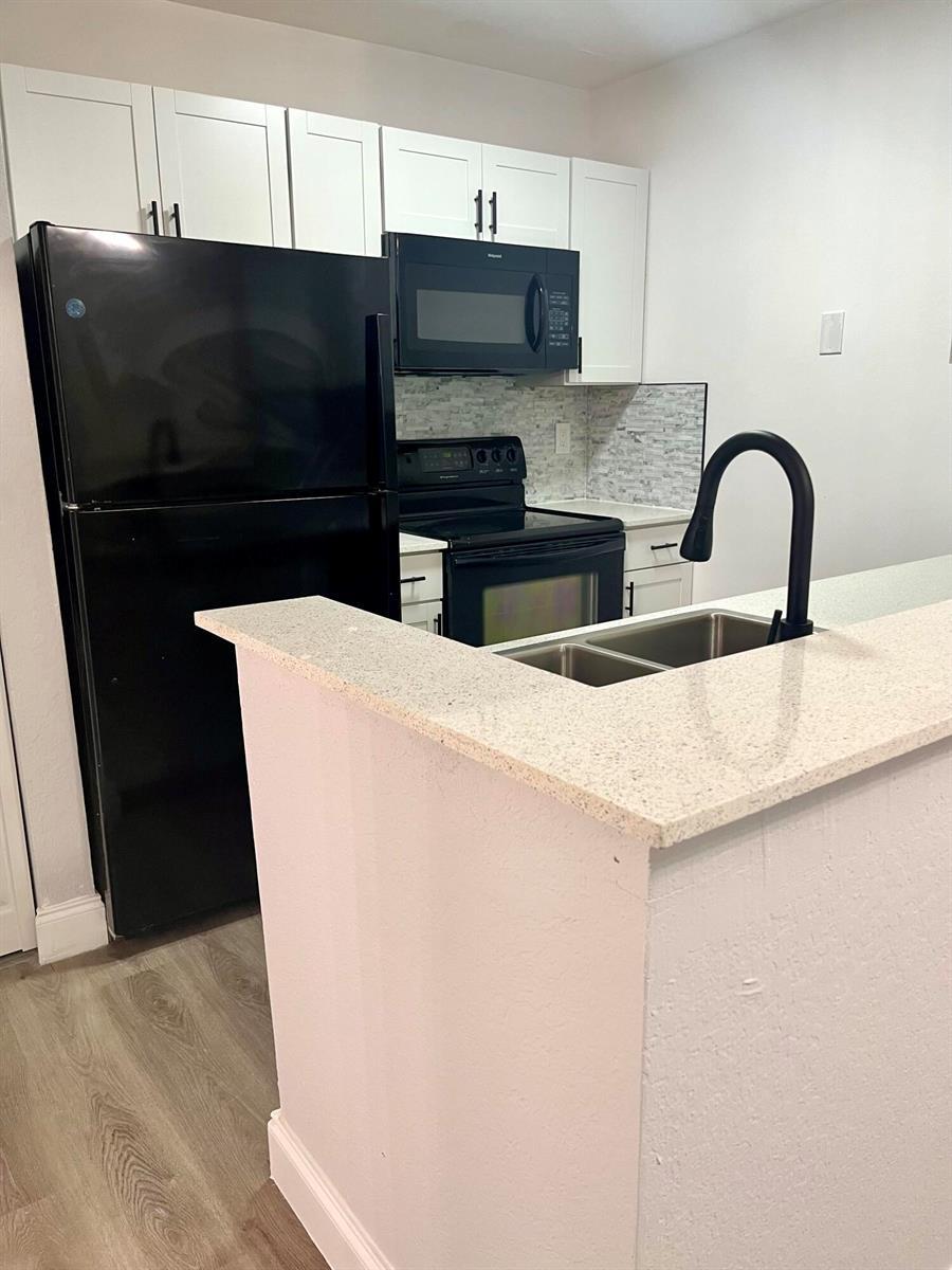 2820 N Oakland Forest Drive # 203, Oakland Park FL 33309 photo 2