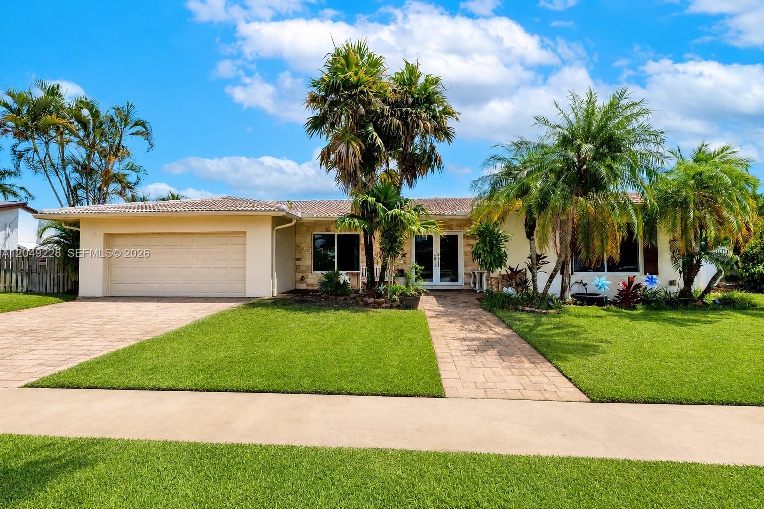 16740 Harbor Ct, Weston FL 33326