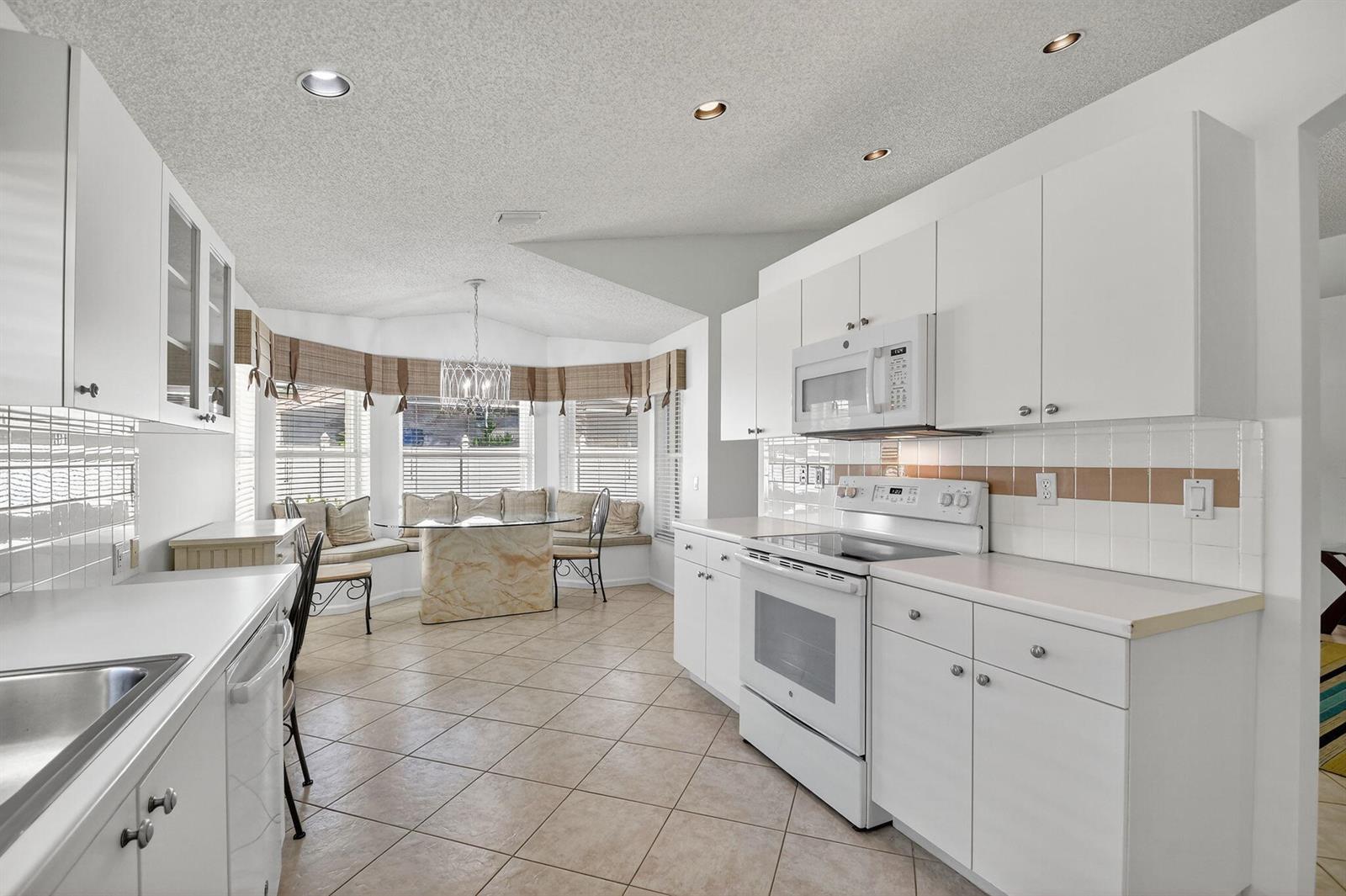 11769 Castellon Court, Boynton Beach FL 33437 photo 4