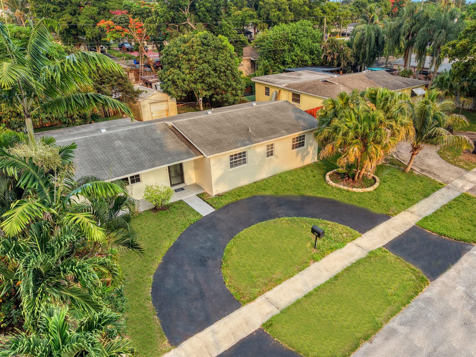 301 N 65th Way, Hollywood FL 33024 photo 3