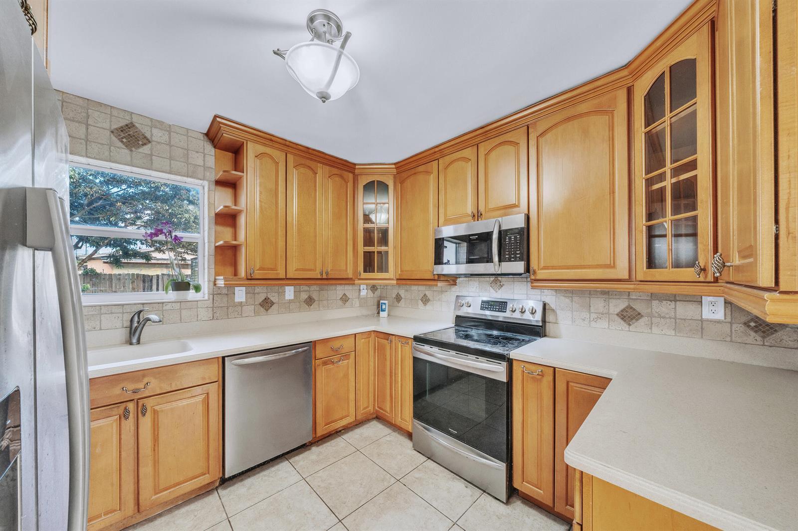 301 N 65th Way, Hollywood FL 33024