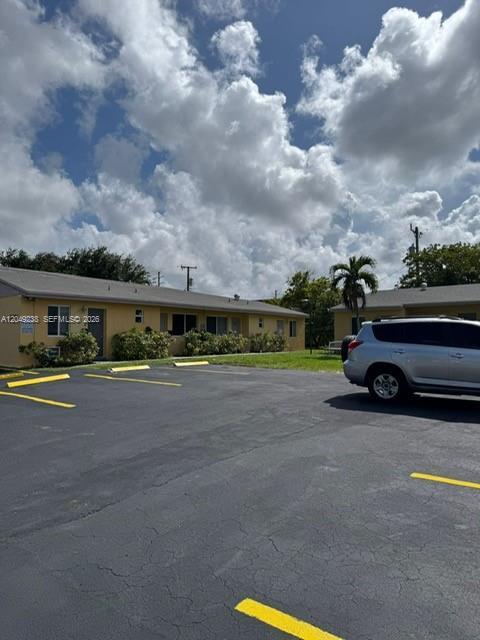 North Miami Beach, FL 33162