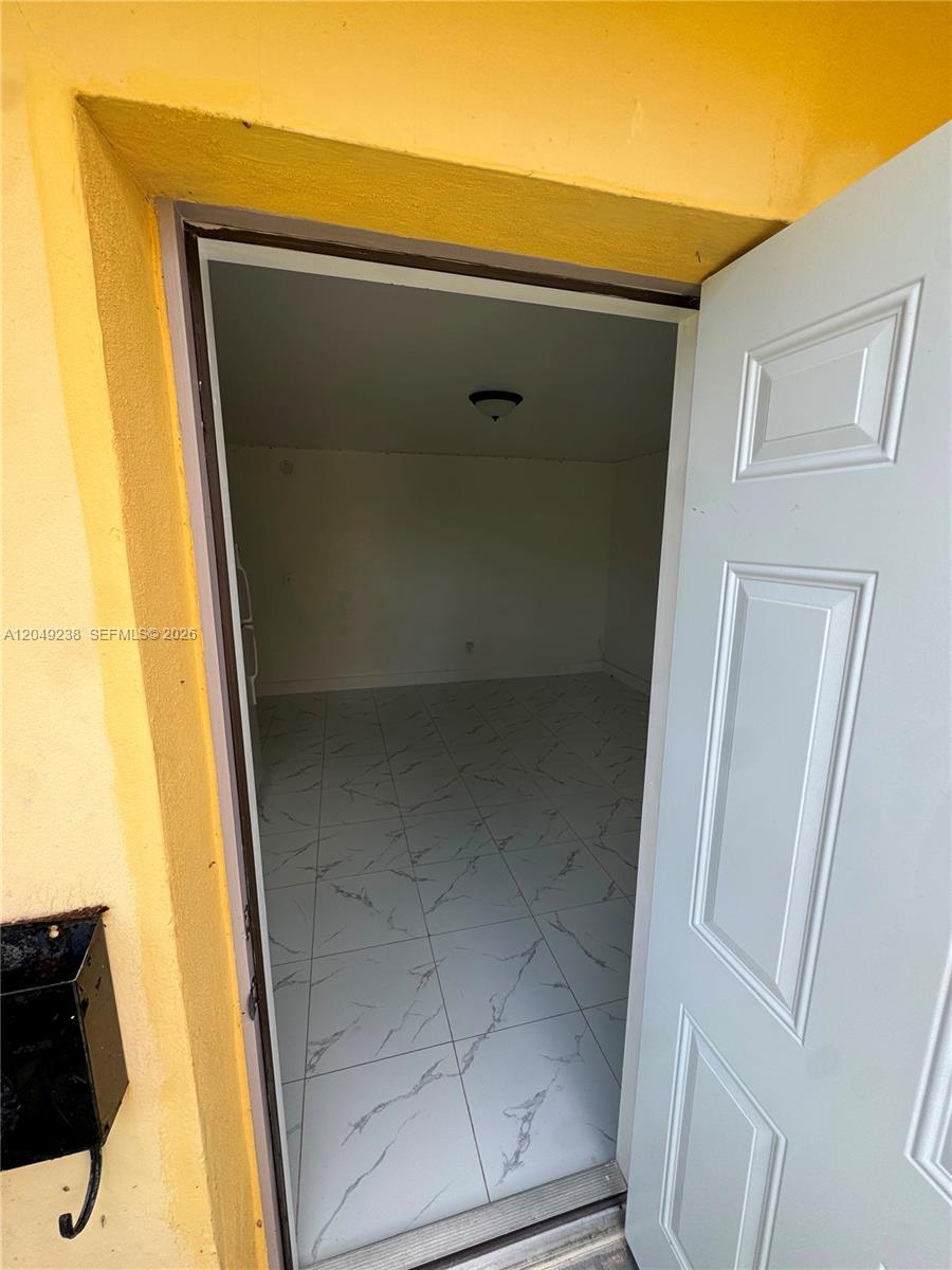 North Miami Beach, FL 33162 photo 4