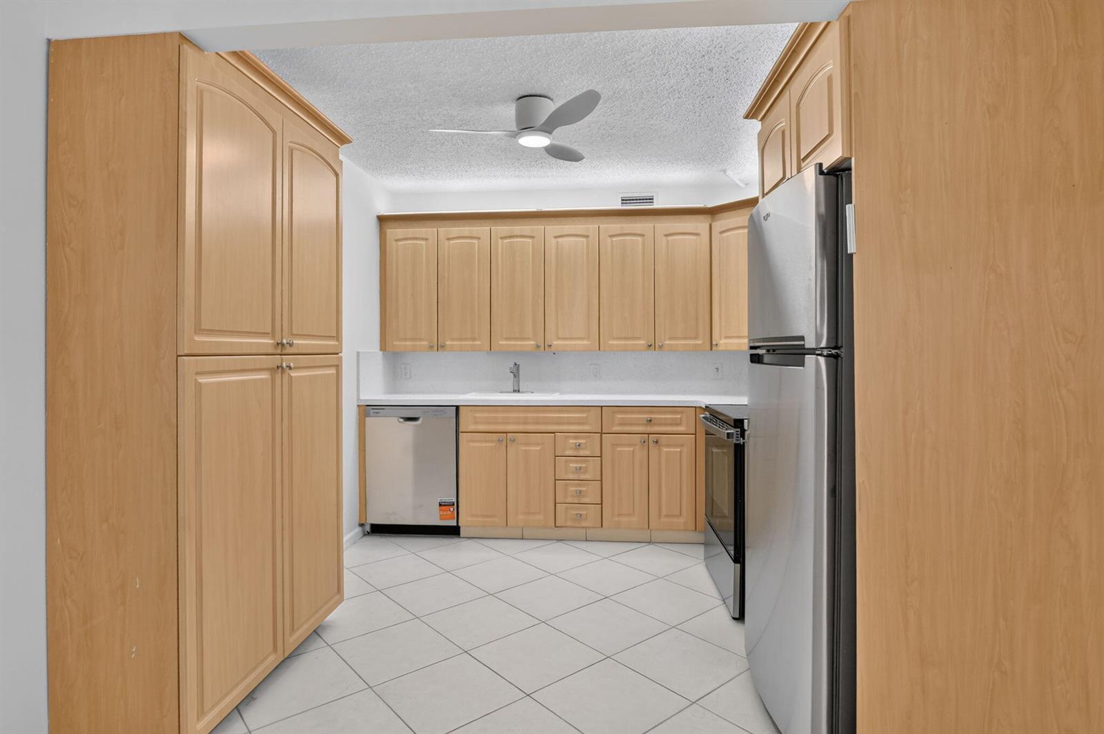 3057 Yarmouth C, Boca Raton FL 33434 photo 3