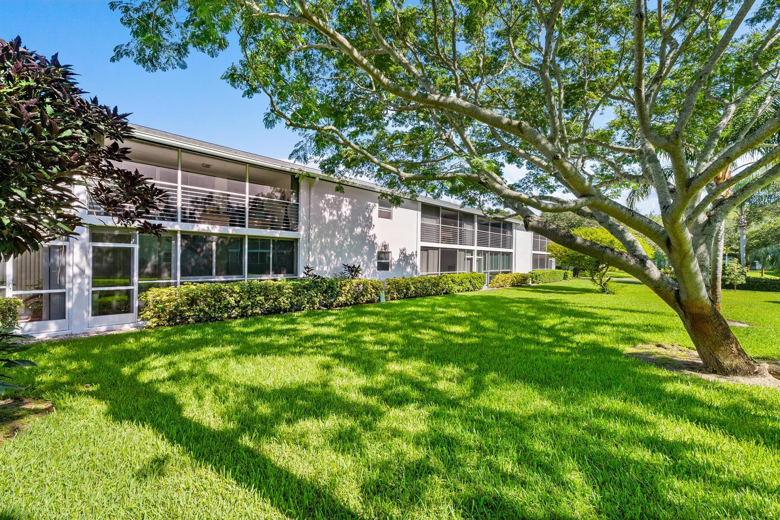 4 Westwood Avenue, Jupiter FL 33469