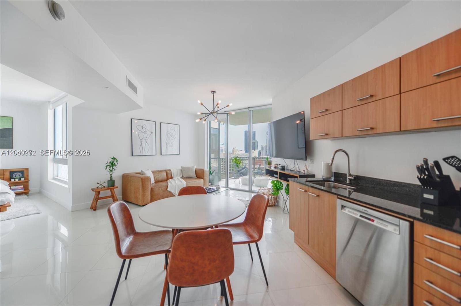 350 S Miami Ave # 1911, Miami FL 33130 photo 2