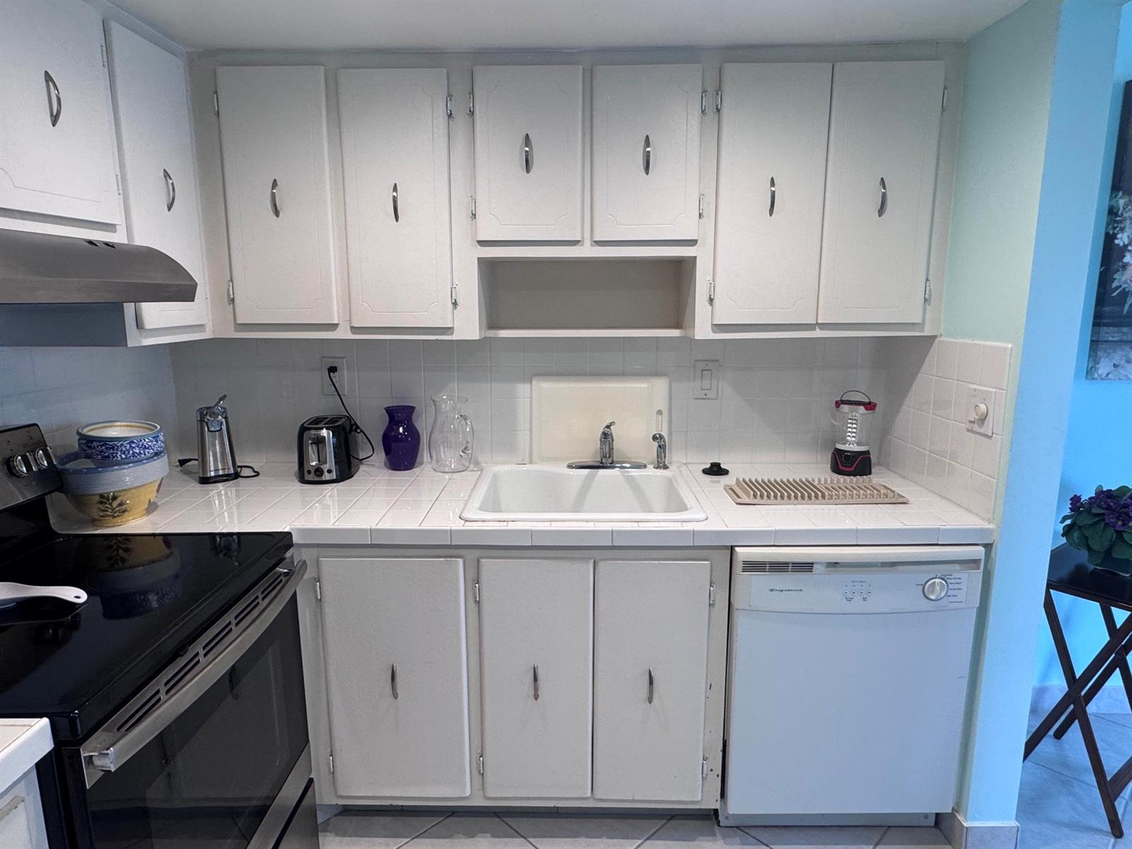 641 Burgundy N, Delray Beach FL 33484 photo 3