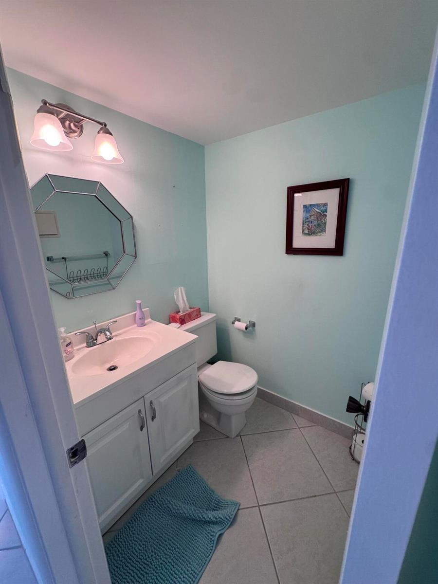 641 Burgundy N, Delray Beach FL 33484 photo 5