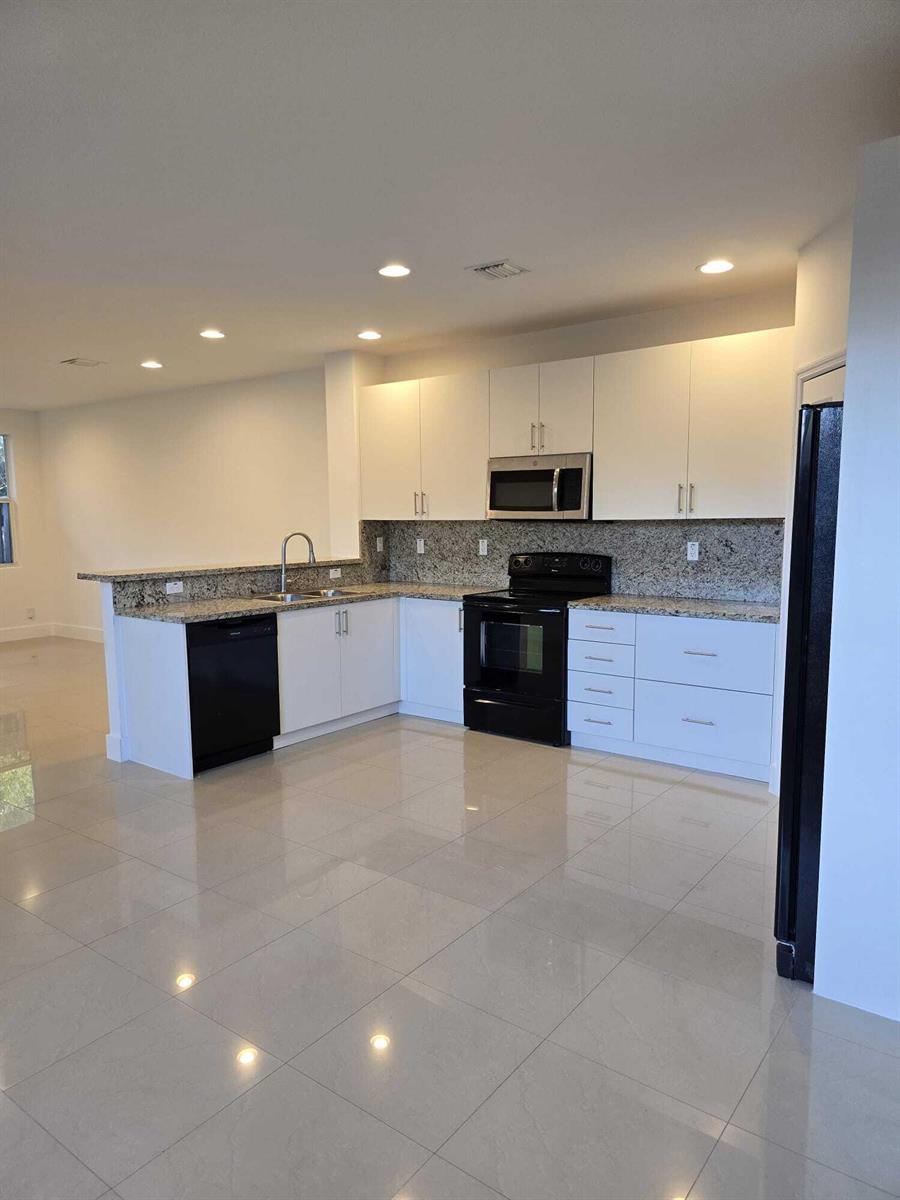 408 SW 9th Street, Fort Lauderdale FL 33315 photo 2