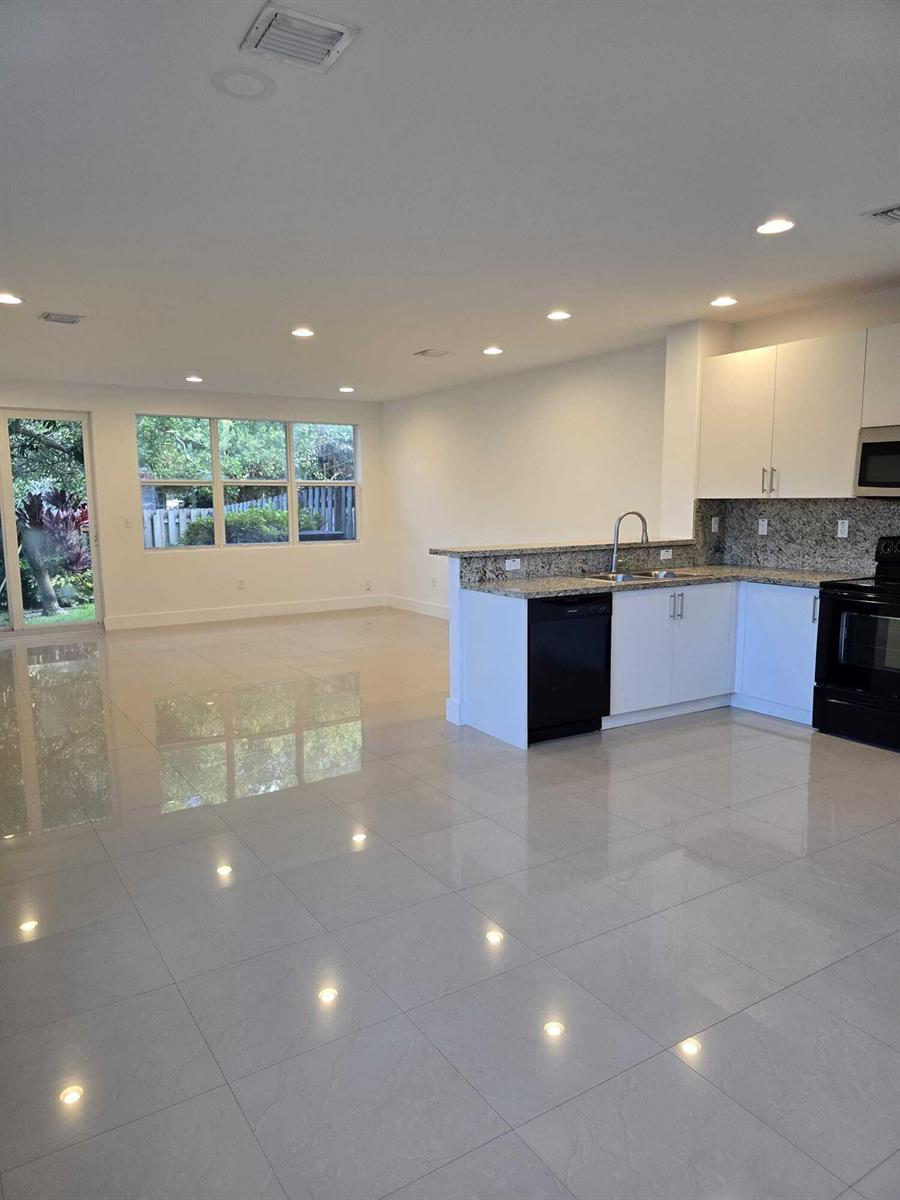 408 SW 9th Street, Fort Lauderdale FL 33315 photo 3