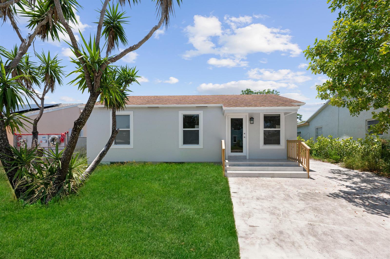 720 Mcintosh Street, West Palm Beach FL 33405