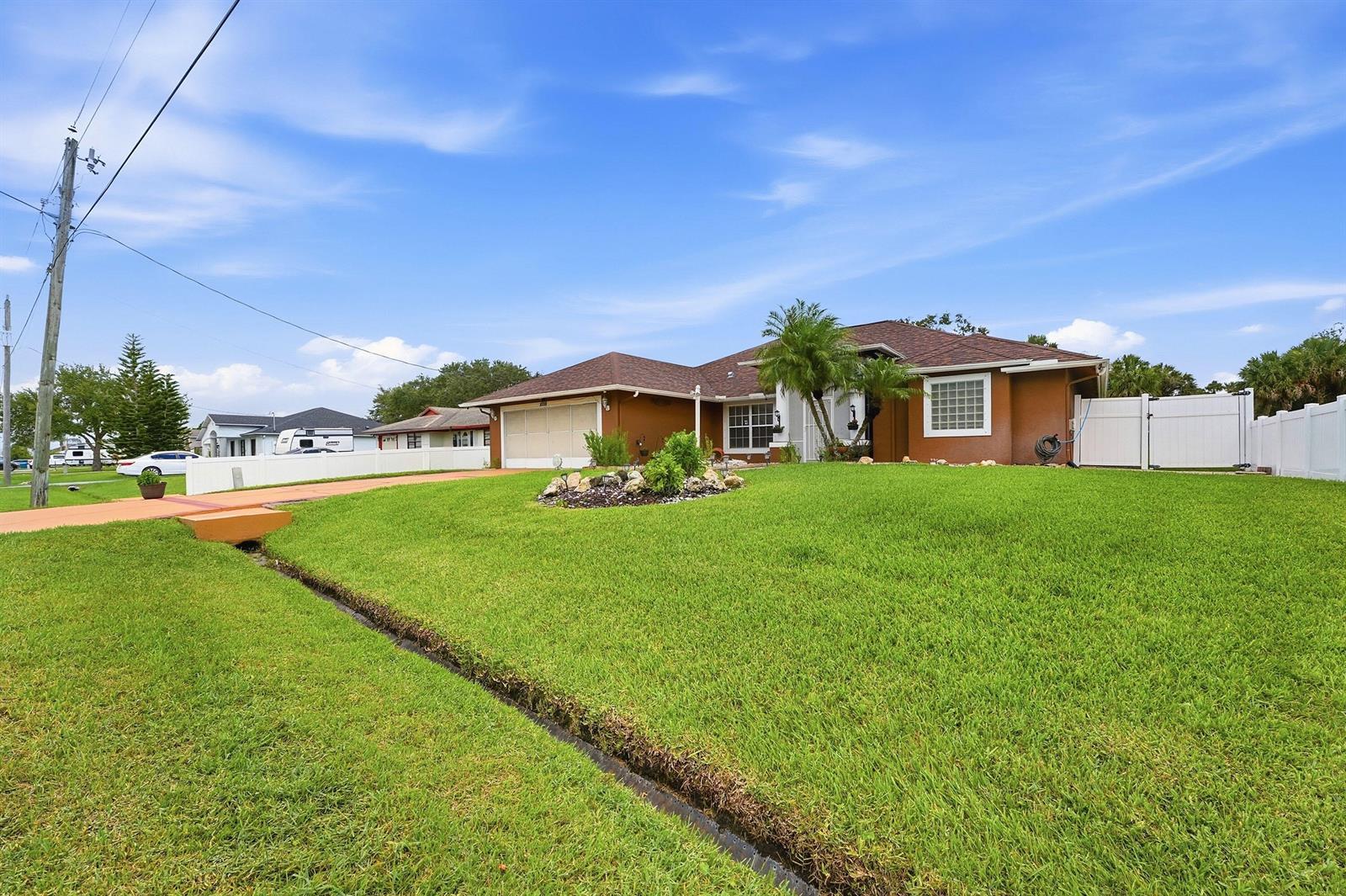 1098 SW Sudder Avenue, Port St. Lucie FL 34953 photo 4