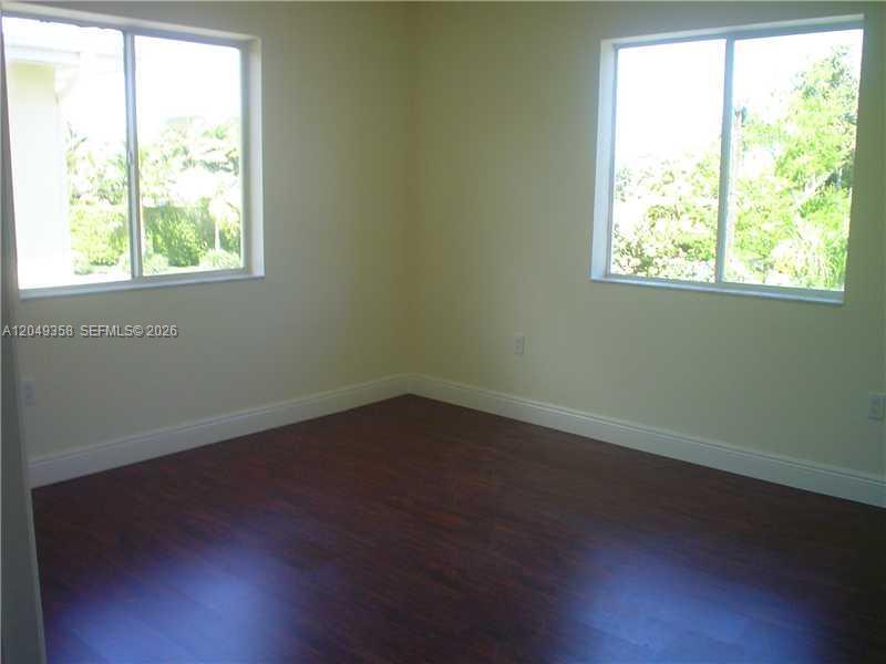 2880 Pine Tree Dr # 12, Miami Beach FL 33140 photo 3