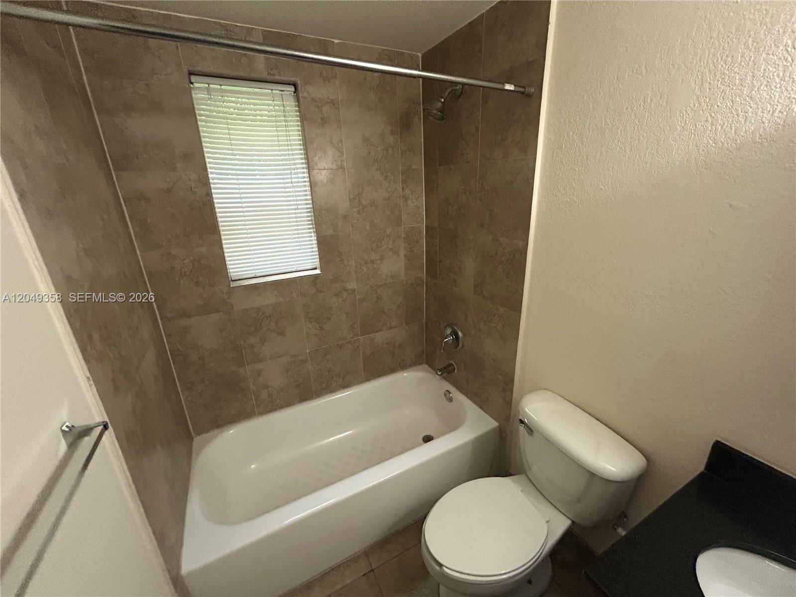 2880 Pine Tree Dr # 12, Miami Beach FL 33140 photo 4