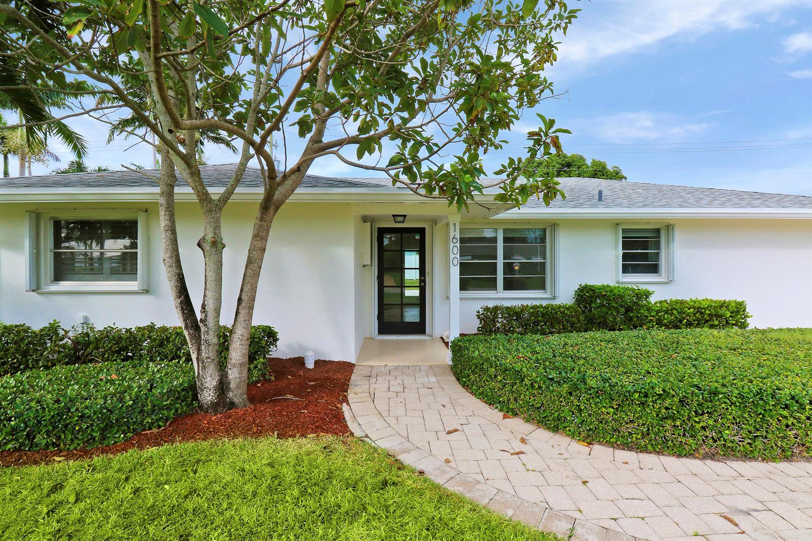 1600 Venus Avenue, Jupiter FL 33469 photo 2