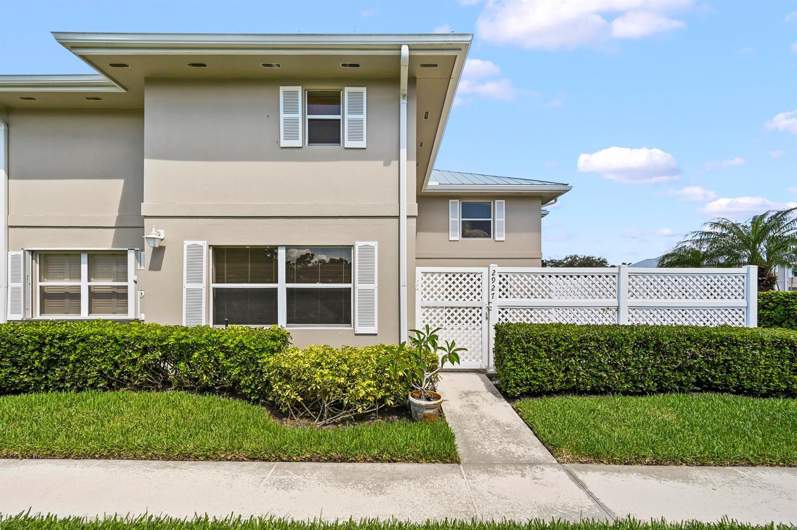 2927 SW Lakemont Place, Palm City FL 34990 photo 3