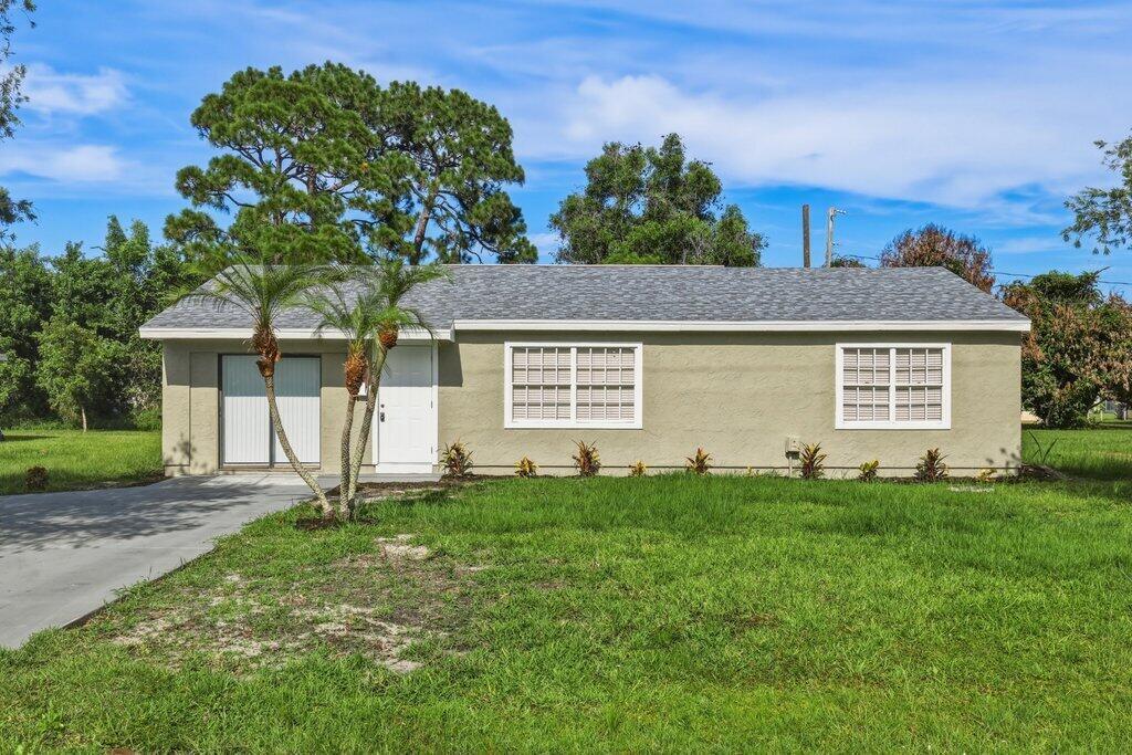 2521 SE Berkshire Boulevard, FL 34952