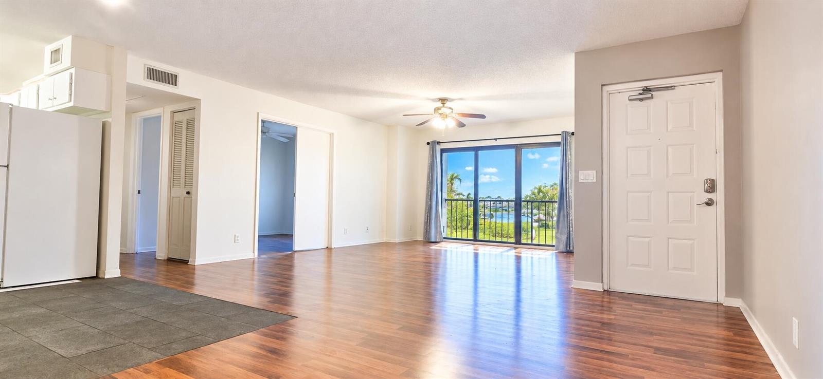 1013 Green Pine Boulevard # H2, West Palm Beach FL 33409 photo 4