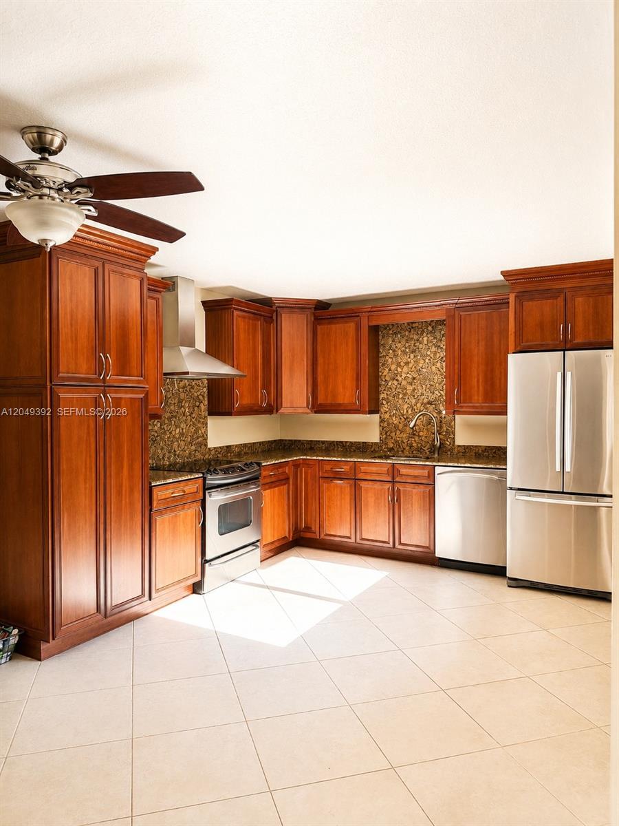 515 5th Ct, Palm Beach Gardens FL 33410 photo 2
