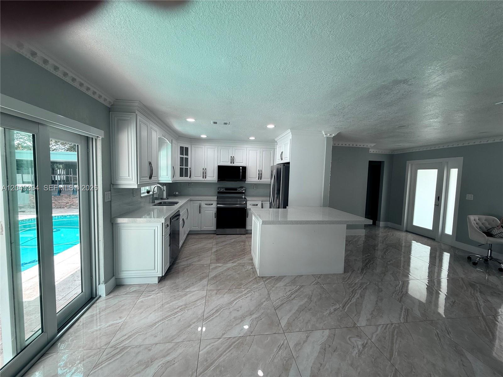 9675 SW 19th St, Miami FL 33165 photo 5