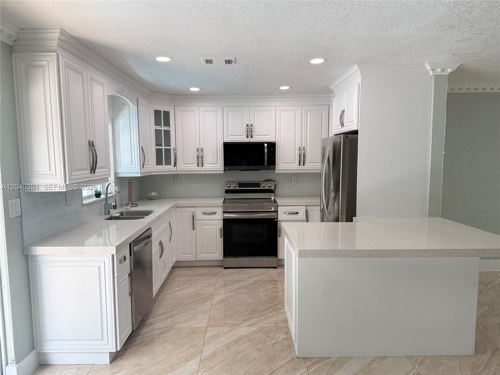 9675 SW 19th St, Miami FL 33165 photo 4