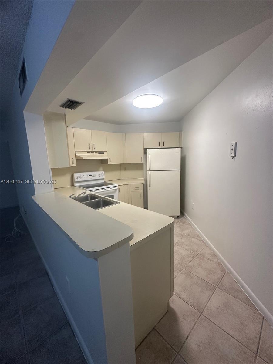9741 Fontainebleau Blvd # H109, Miami FL 33172 photo 4