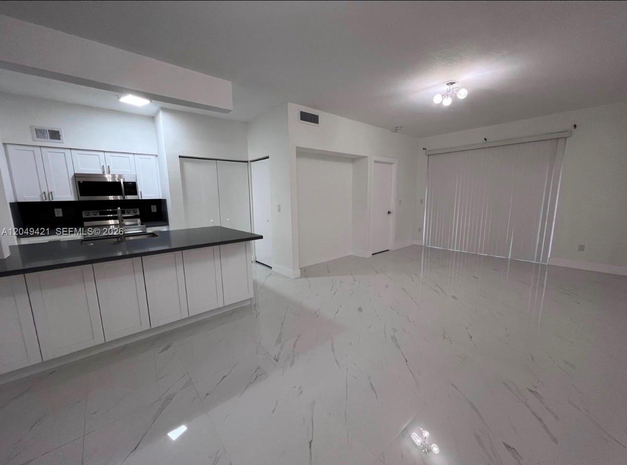 18344 NW 68th Ave # F, Hialeah FL 33015