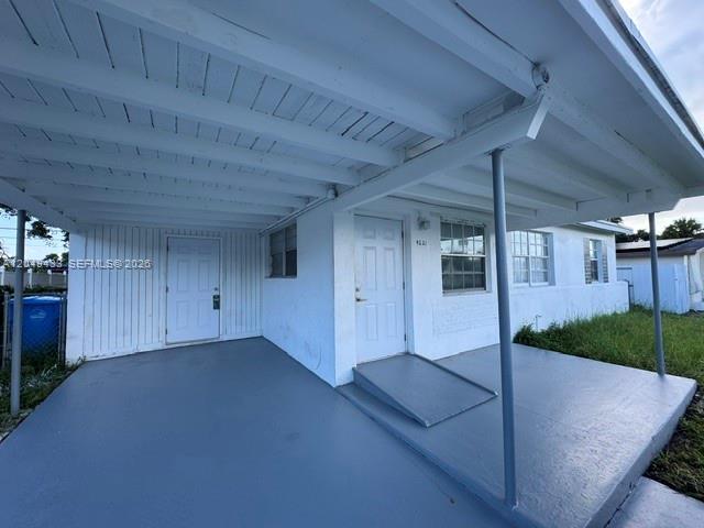 4221 SW 39th St, West Park FL 33023 photo 2