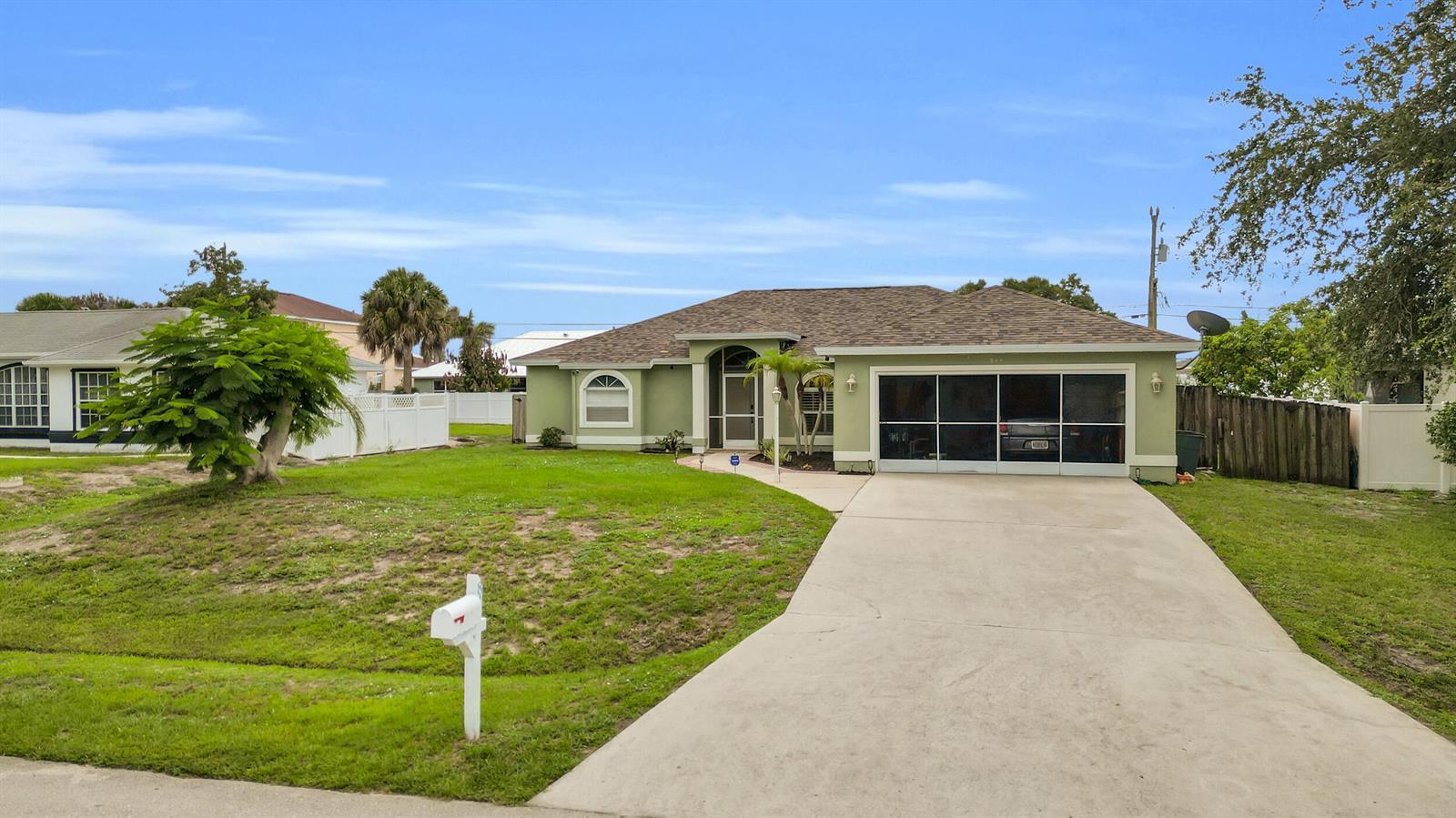 844 SW Hamberland Avenue, Port St. Lucie FL 34953