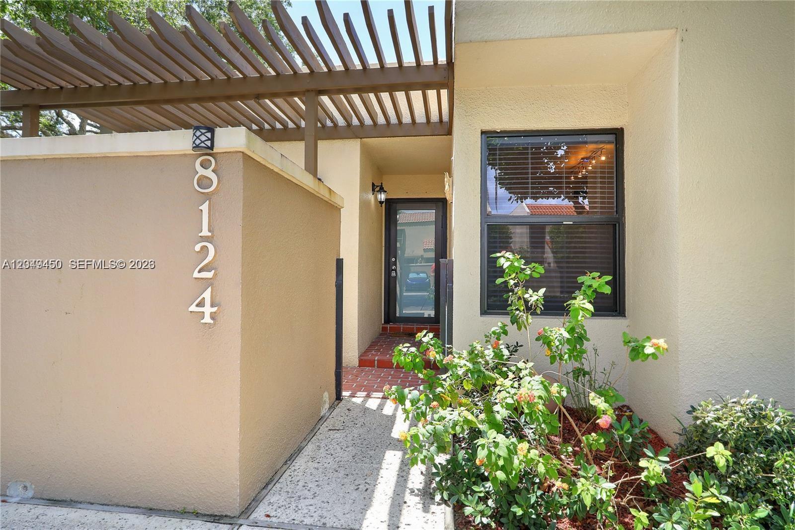 8124 SW 87th Ter, Miami FL 33143 photo 2