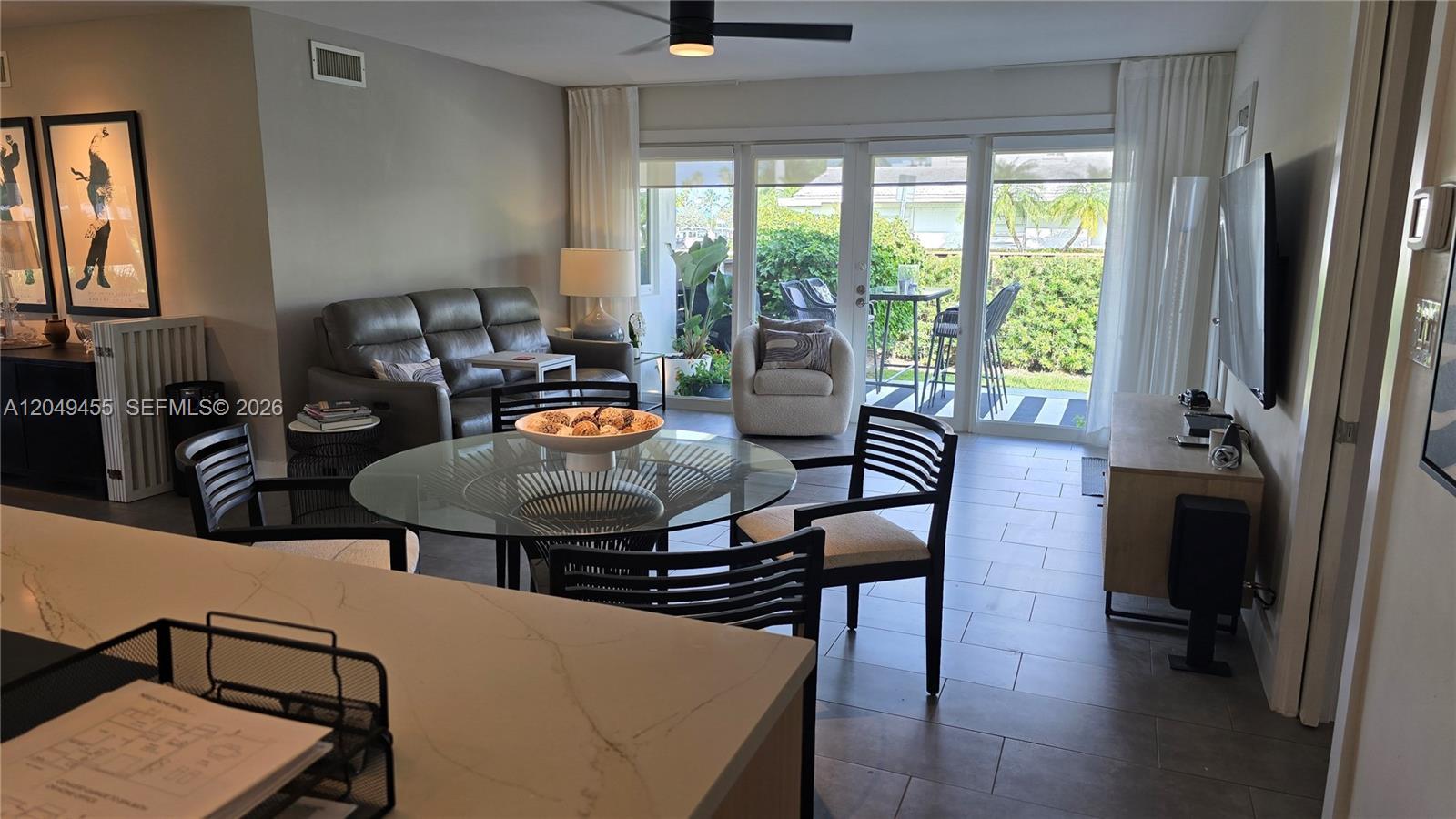 800 Polk St, Hollywood FL 33019 photo 2
