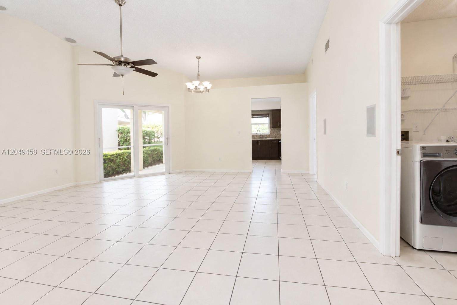 687 SE 22nd Dr, Homestead FL 33033 photo 2