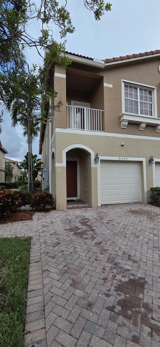 9065 Plymouth Place, Tamarac FL 33321 photo 3