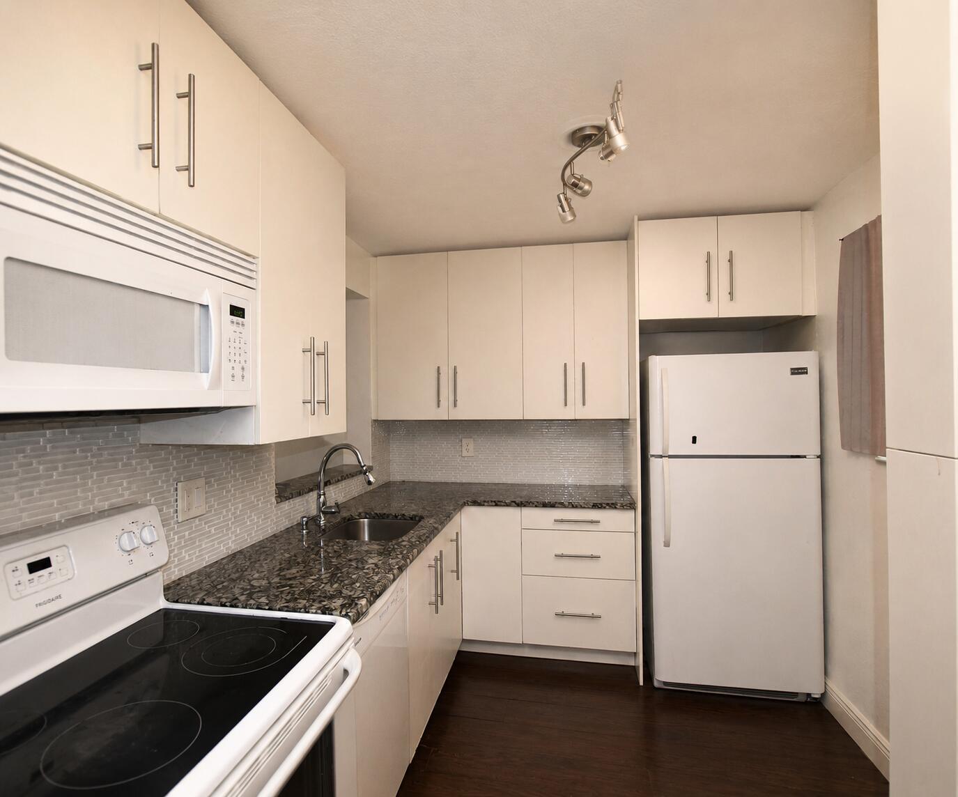 5220 Las Verdes Circle # 220, Delray Beach FL 33484 photo 5