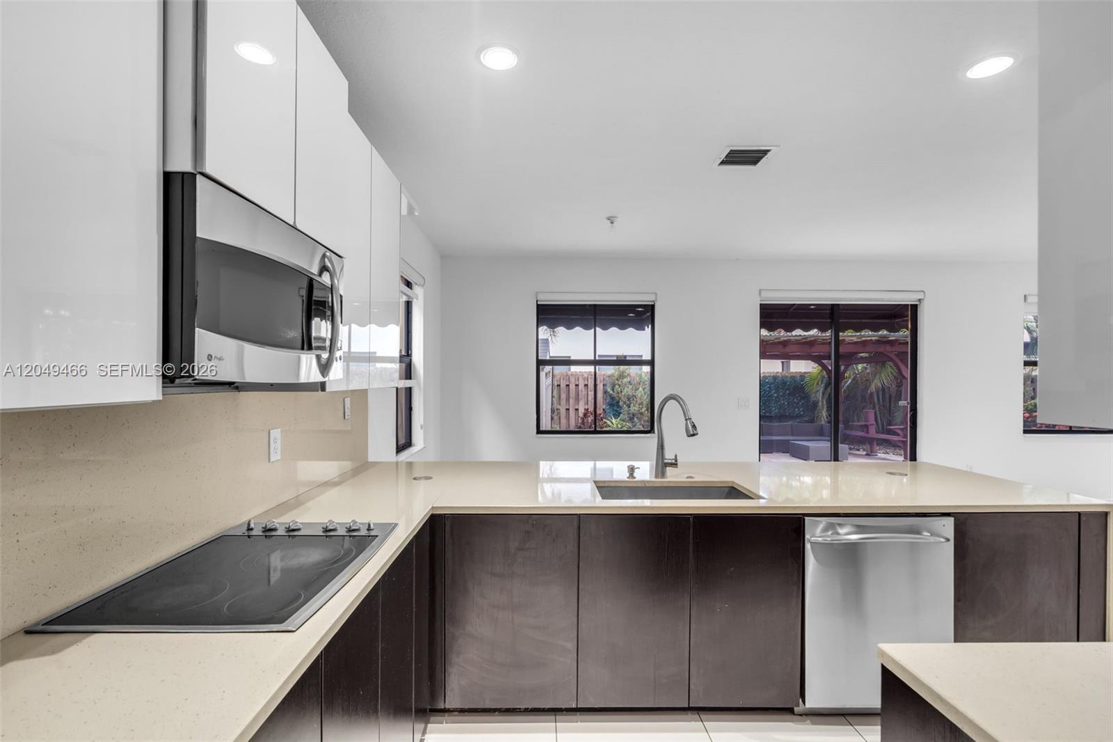 8850 NW 99th Path, Doral FL 33178 photo 4