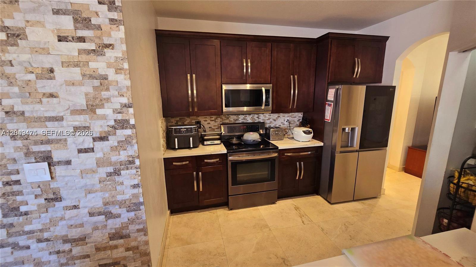 2105 NE 40th Ave, Homestead FL 33033 photo 3