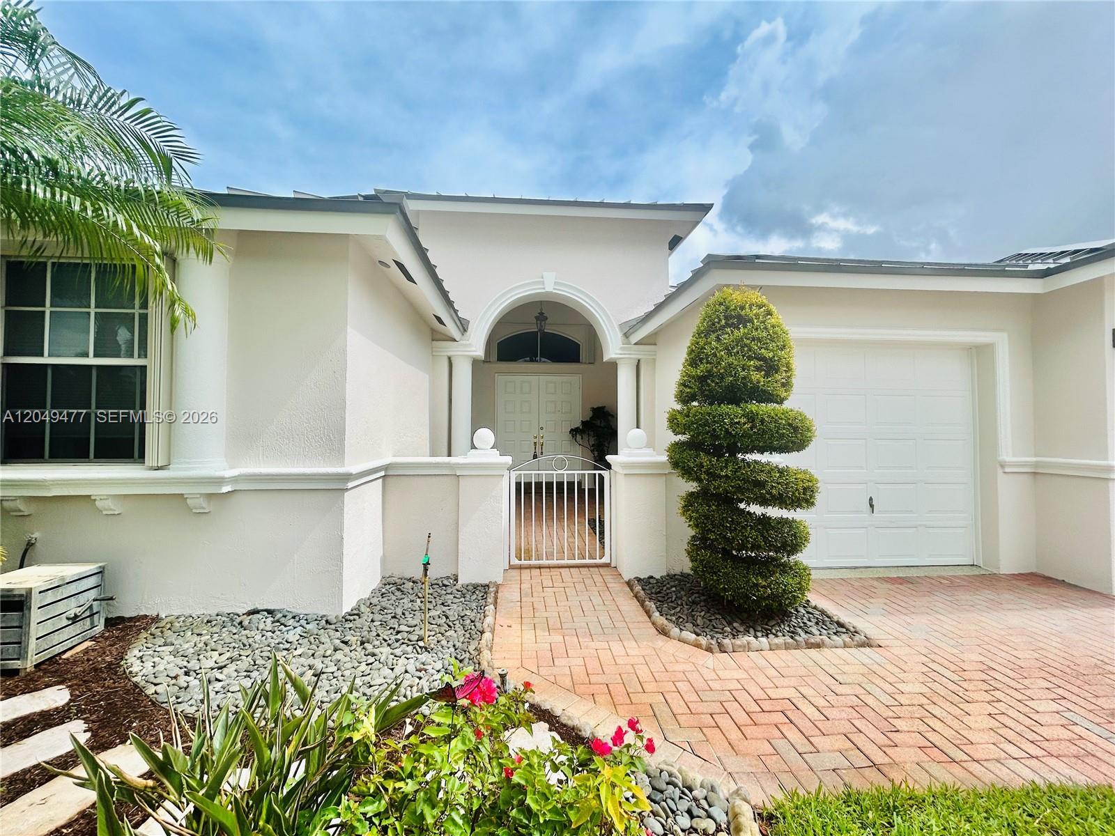 15973 SW 4th St, Pembroke Pines FL 33027 photo 2