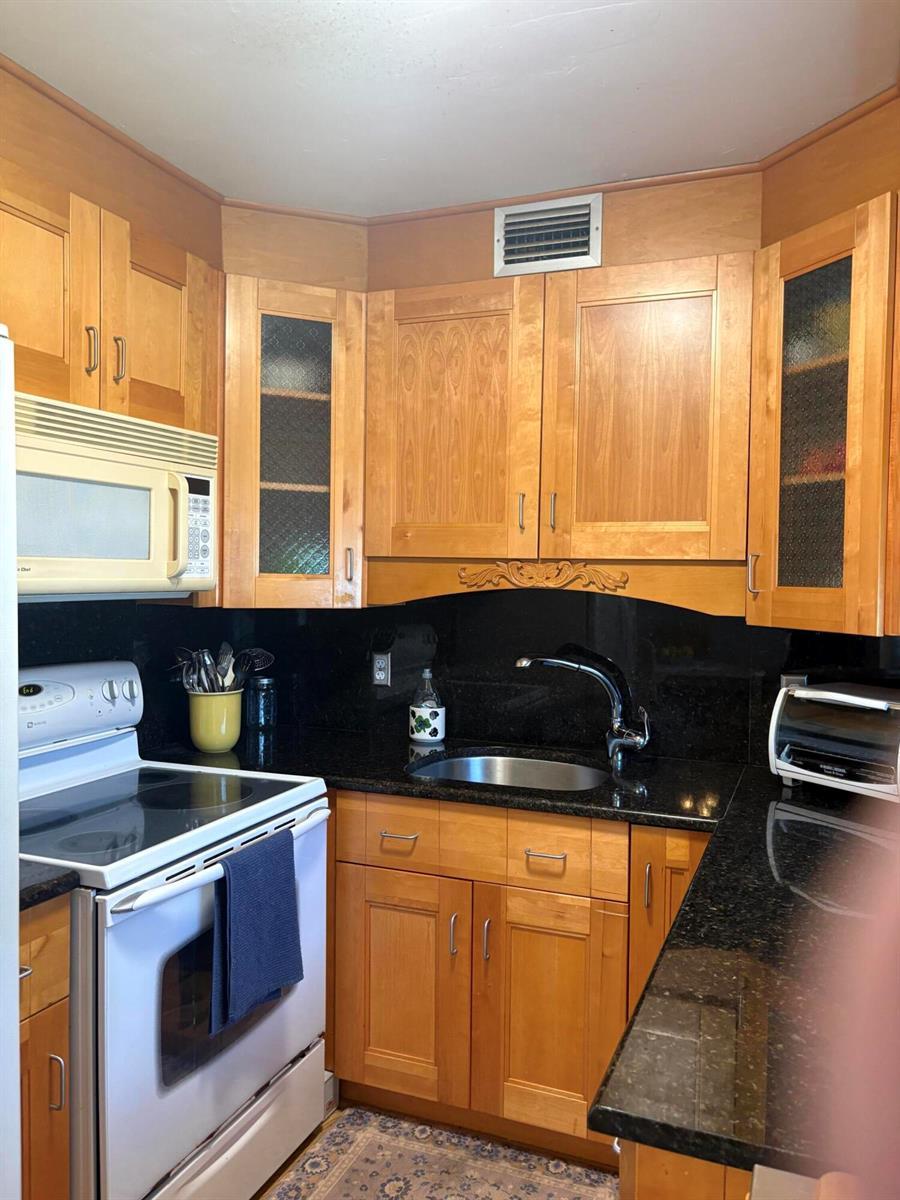 25 Kent B, West Palm Beach FL 33417 photo 2