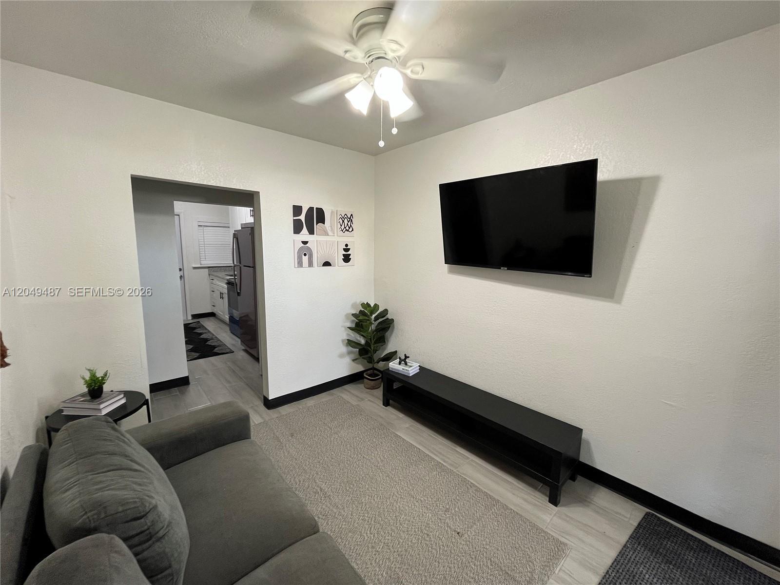 140 NW 13th St, Miami FL 33136 photo 3