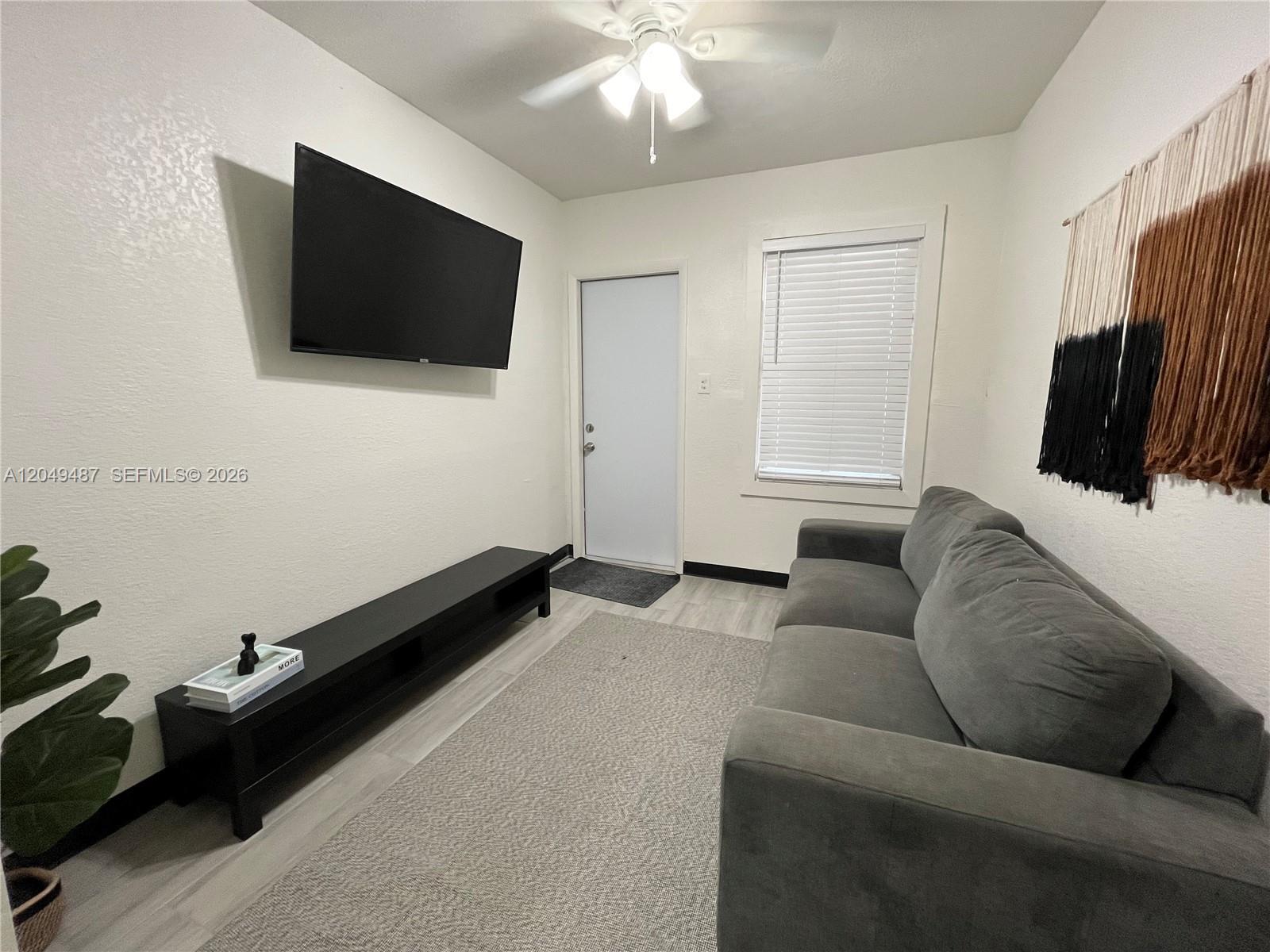 140 NW 13th St, Miami FL 33136 photo 4