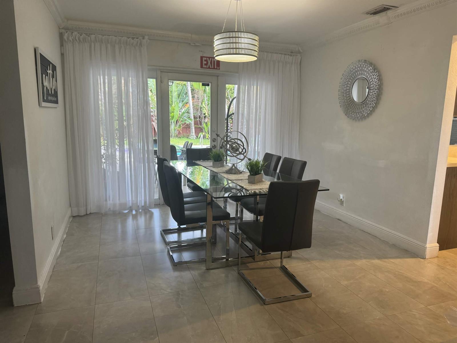 5424 Garfield Street, Hollywood FL 33021 photo 2