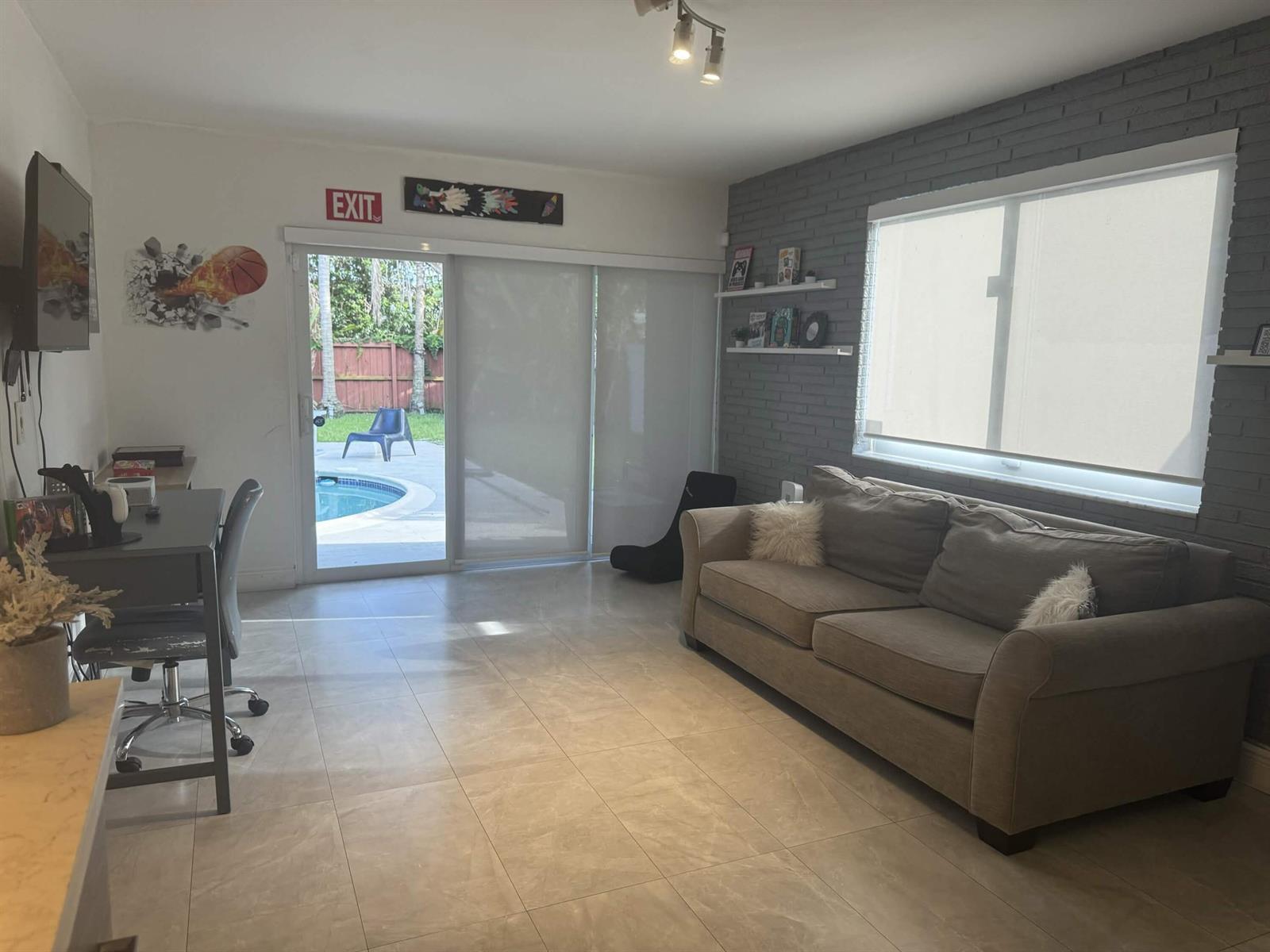 5424 Garfield Street, Hollywood FL 33021 photo 3