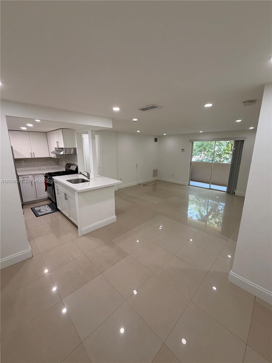 2201 Brickell Ave # 47, Miami FL 33129 photo 2