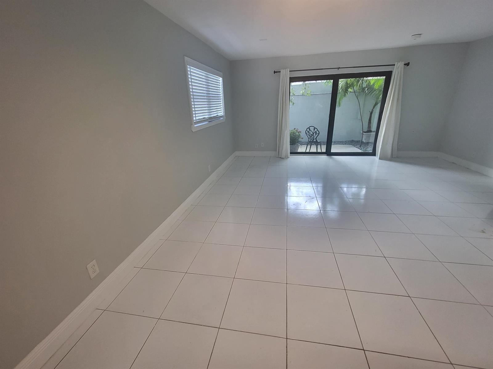 4135 NE 21st Terrace, Lighthouse Point FL 33064 photo 2