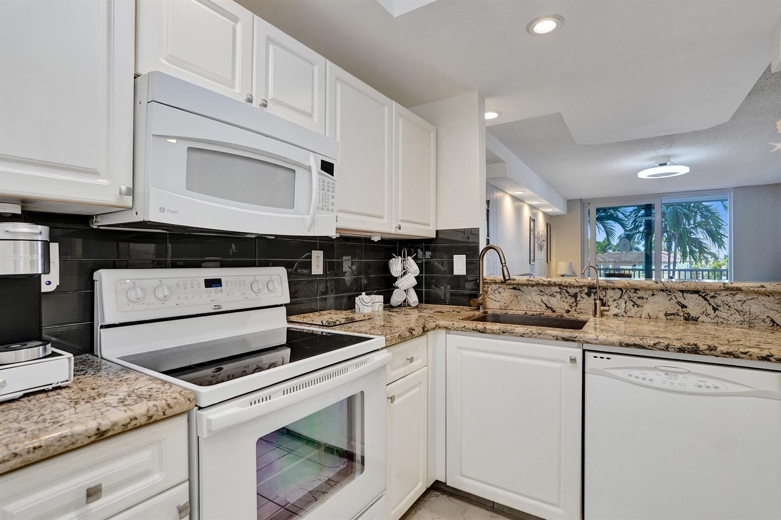 1391 S Ocean Boulevard, Pompano Beach FL 33062 photo 4