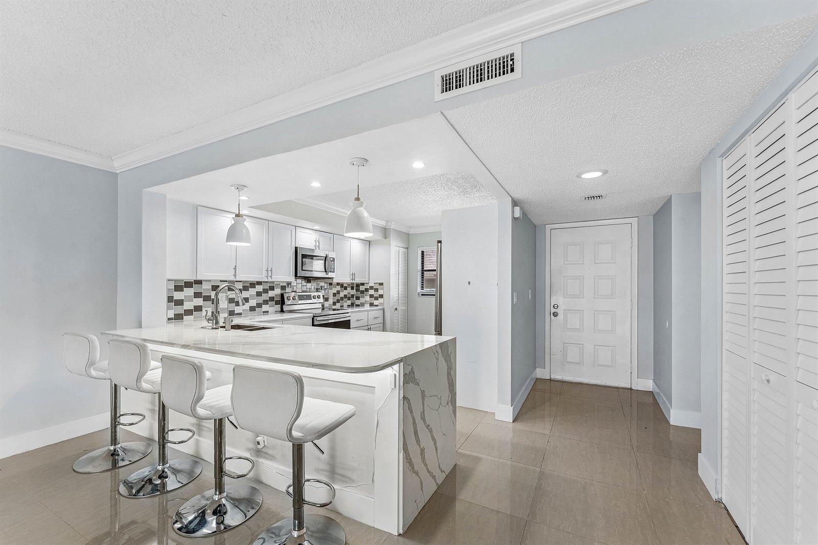 12926 Briarlake Drive # 201, Palm Beach Gardens FL 33418 photo 4