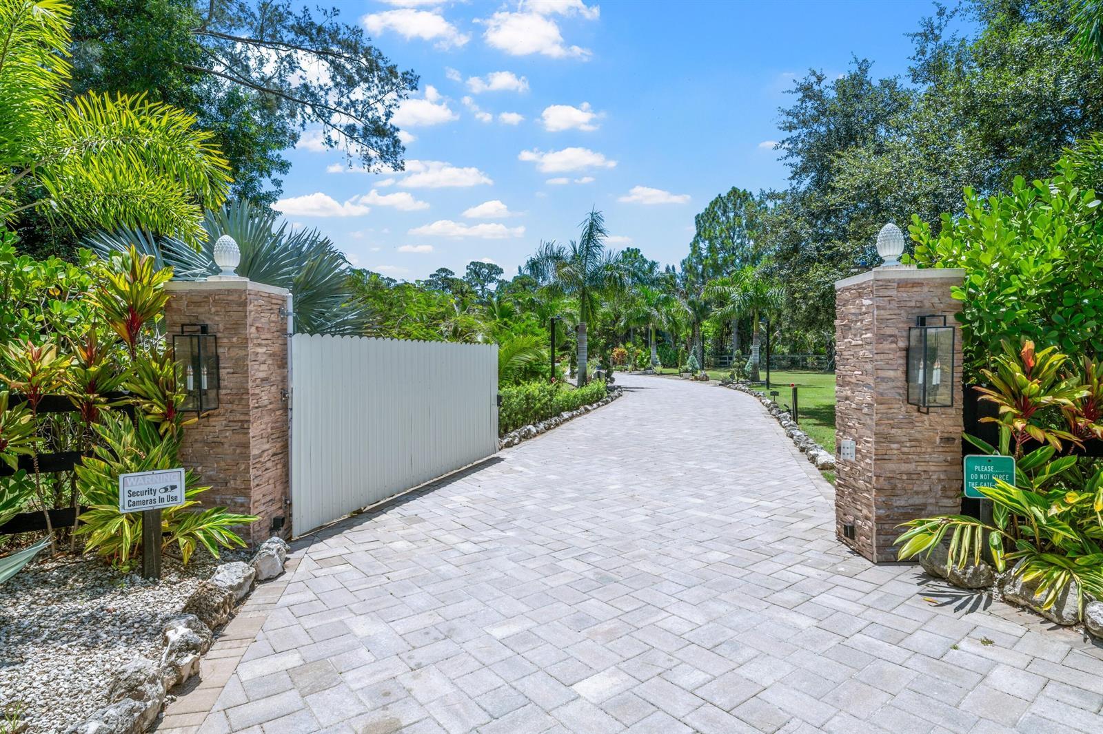 14800 April Drive, FL 33470 photo 5