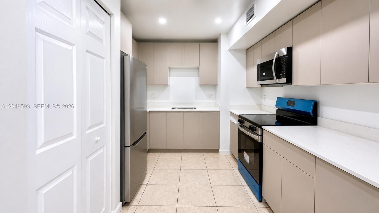 2020 NW 119th St # 1122, Miami FL 33167