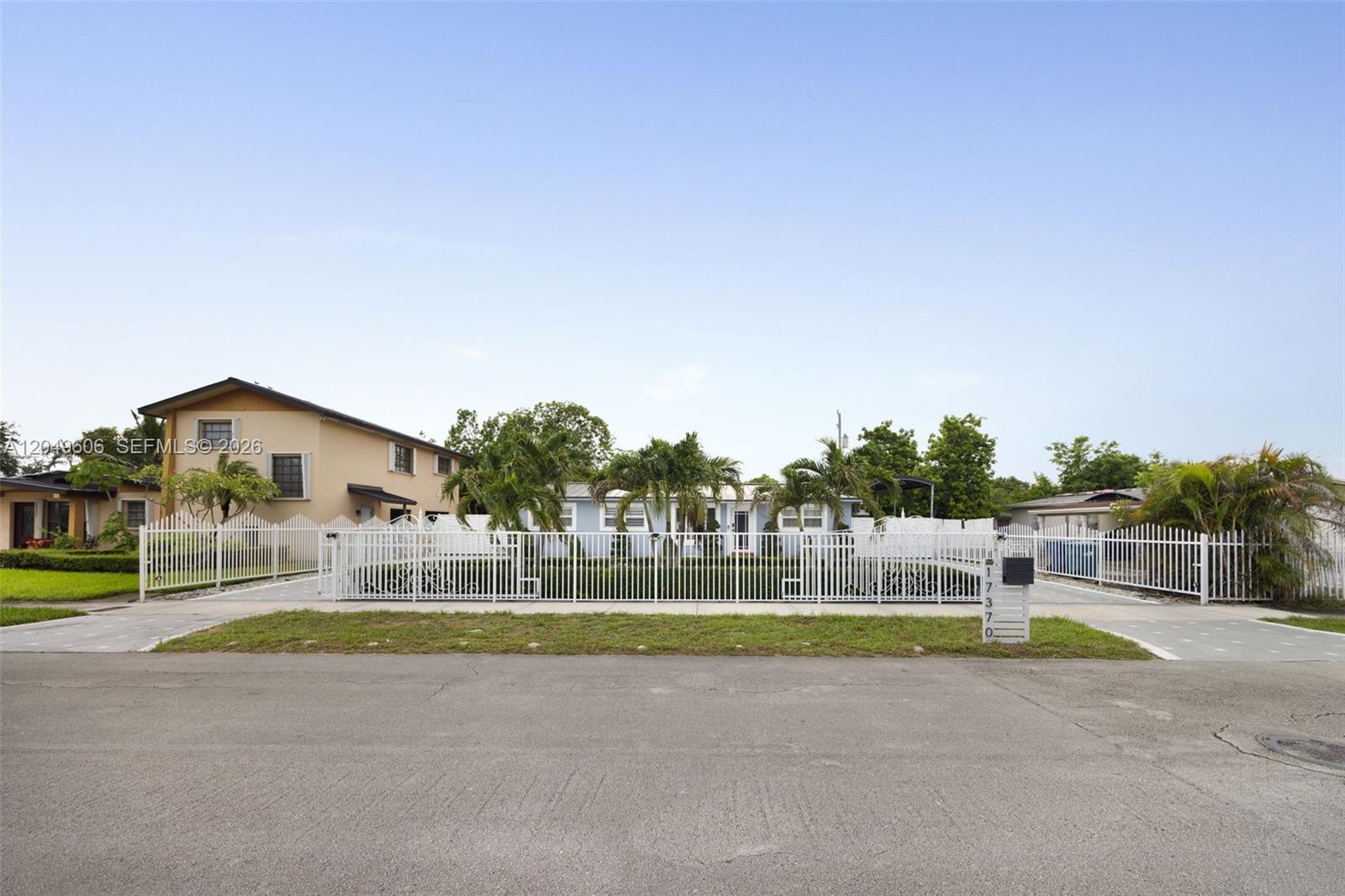 17370 NW 52nd Pl, Miami Gardens FL 33055 photo 5