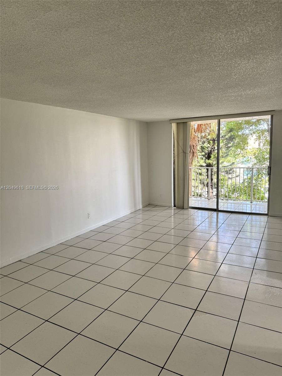 8511 NW 8th St # 303, Miami FL 33126 photo 3